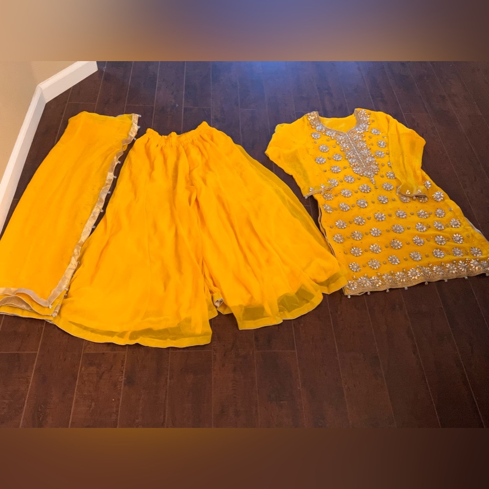 Beautiful brand new yellow dress with sharrara